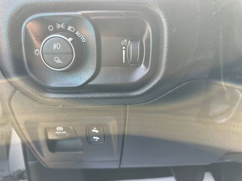 Used 2021 RAM 1500 Big Horn image 9