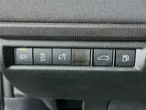 Used 2025 Toyota Camry LE image 17