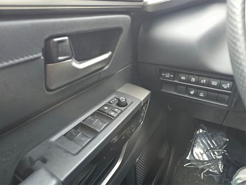 Used 2024 Toyota Tundra Limited image 31