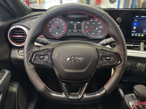 Used 2025 Chevrolet Trax RS w/ Driver Confidence Package FWD image 20