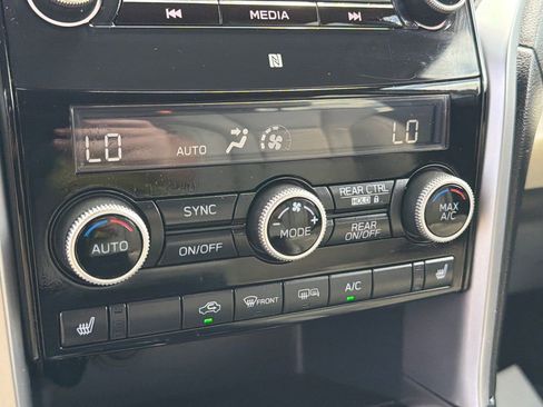 Used 2019 Subaru Ascent Limited AWD/4WD image 34