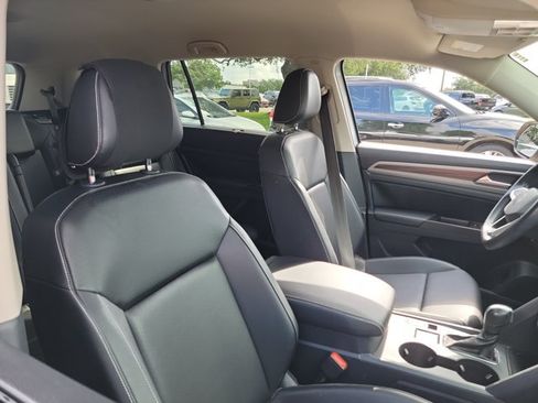Used 2021 Volkswagen Atlas SE w/ Towing Package FWD image 15