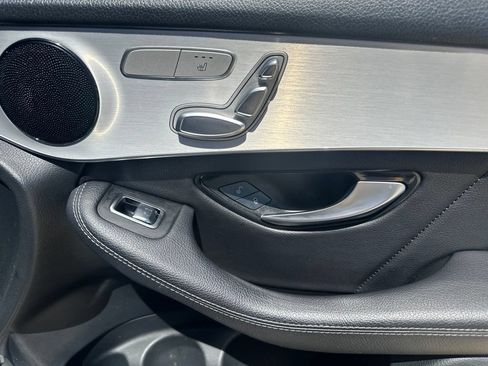 Used 2022 Mercedes-Benz GLC 300 image 37