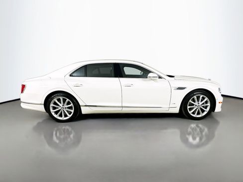 Used 2022 Bentley Flying Spur V8 AWD/4WD image 4