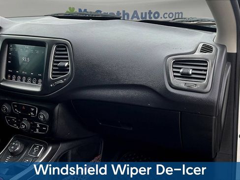 Used 2018 Jeep Compass Trailhawk w/ Leather Interior Group AWD/4WD image 29