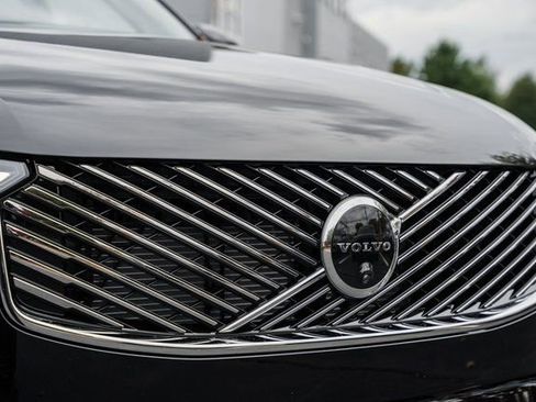 New 2026 Volvo XC90 B6 Plus w/ Protection Package Premier image 11