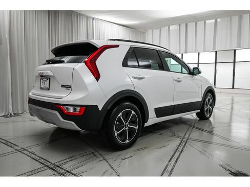 New 2026 Kia Niro LX FWD image 7