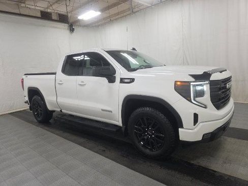 Used 2024 GMC Sierra 1500 Elevation w/ X31 Off-Road Package AWD/4WD image 3