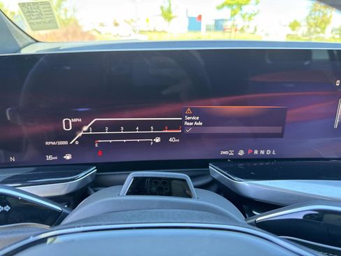 Used 2025 Cadillac Escalade ESV Sport image 35