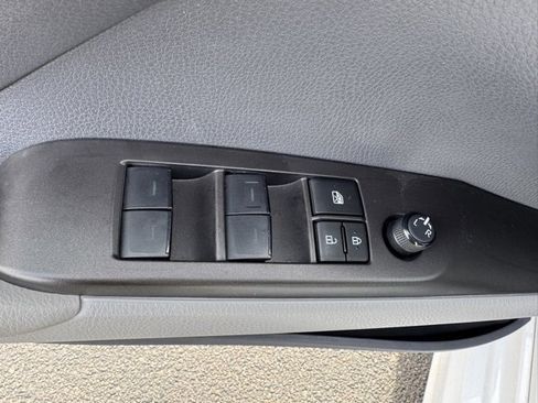 Used 2023 Toyota Camry SE image 16