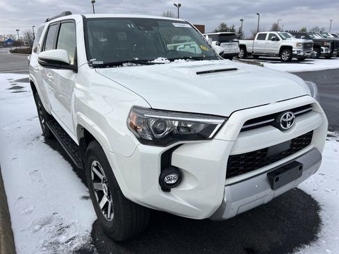 Used 2024 Toyota 4Runner TRD Off-Road Premium image 2
