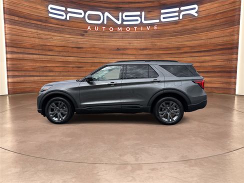 New 2026 Ford Explorer Active w/ Active Comfort Package AWD/4WD image 2