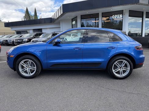 Used 2018 Porsche Macan AWD/4WD image 2