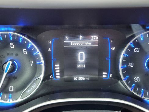 Used 2020 Chrysler Voyager Lxi image 18