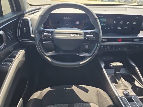 New 2026 Kia Sorento LX FWD image 13