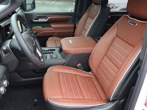 New 2026 GMC Sierra 3500 Denali Ultimate AWD/4WD image 13