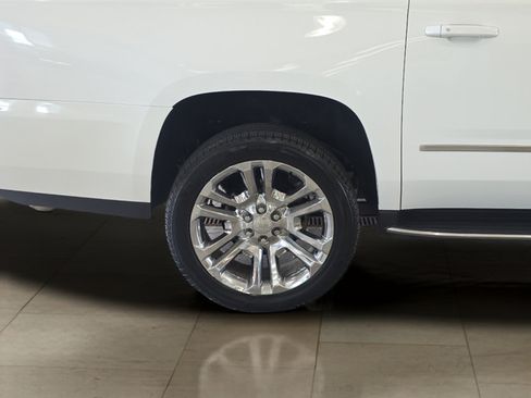 Used 2019 GMC Yukon XL SLT w/ Premium Edition AWD/4WD image 32