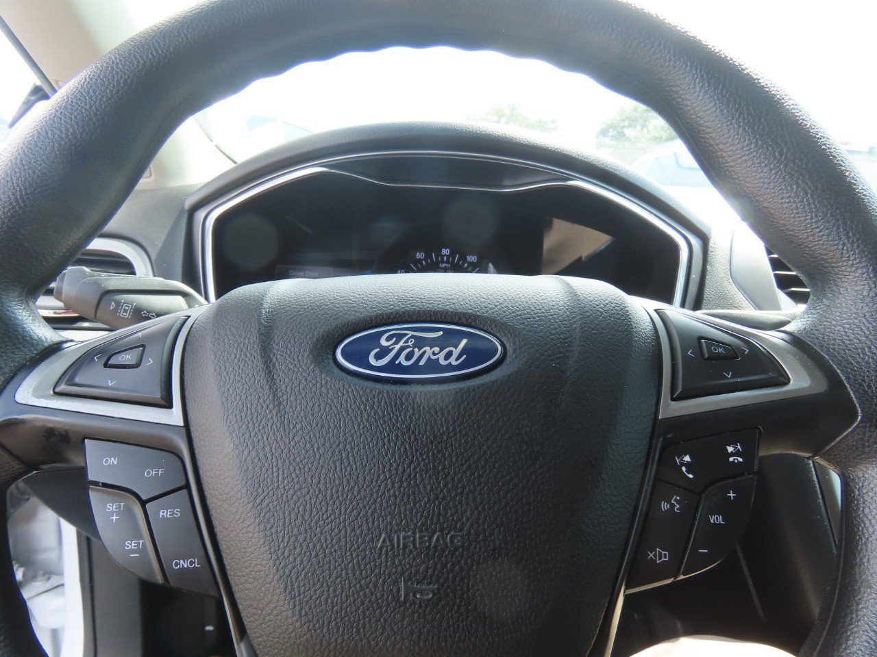 Used 2020 Ford Fusion SE FWD image 26