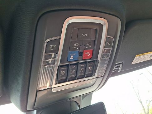 Used 2022 RAM 1500 Limited w/ Off Road Group AWD/4WD image 27