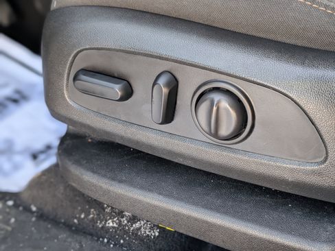 Used 2021 Chevrolet Equinox LT image 29