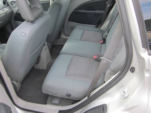 Used 2008 Chrysler PT Cruiser FWD image 12