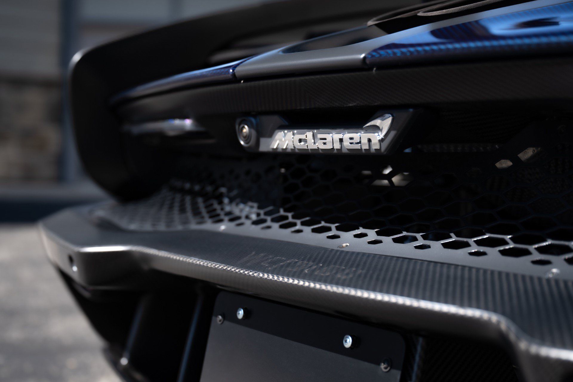 Used 2019 McLaren Senna RWD image 32