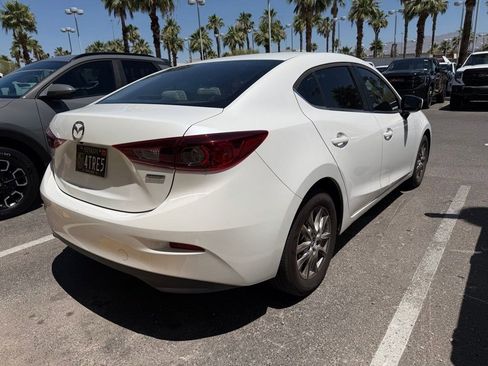 Used 2016 MAZDA MAZDA3 i Sport w/ Preferred Equipment Package FWD image 4