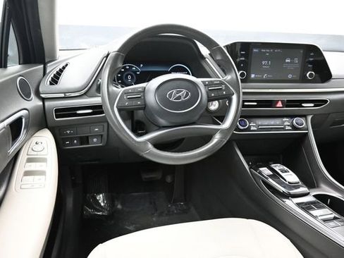 Used 2022 Hyundai Sonata SEL w/ Convenience Package FWD image 18