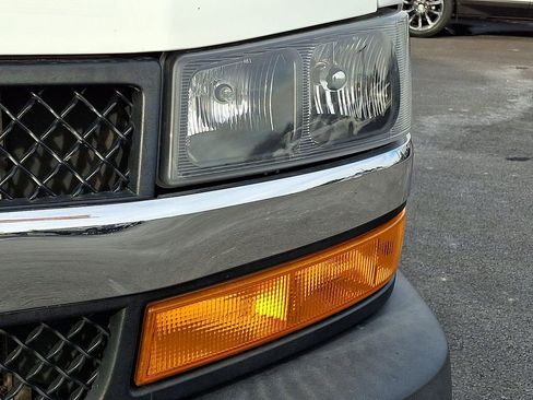 Used 2018 Chevrolet Express 3500 LT w/ LT Preferred Equipment Group image 13