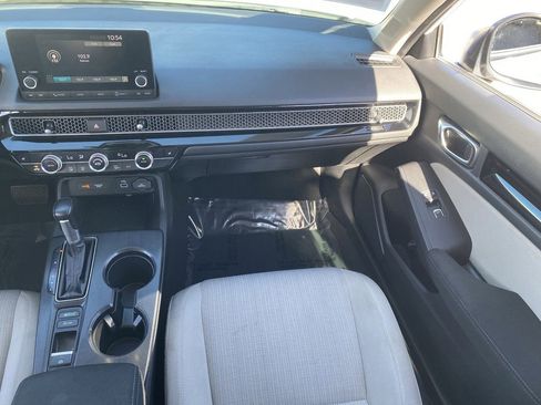 Certified 2022 Honda Civic EX image 16