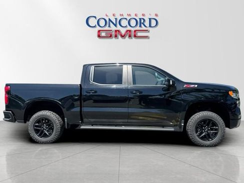 Used 2022 Chevrolet Silverado 1500 LT Trail Boss w/ Convenience Package II AWD/4WD image 3