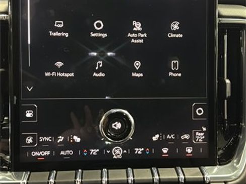 Used 2025 GMC Yukon XL Denali image 13