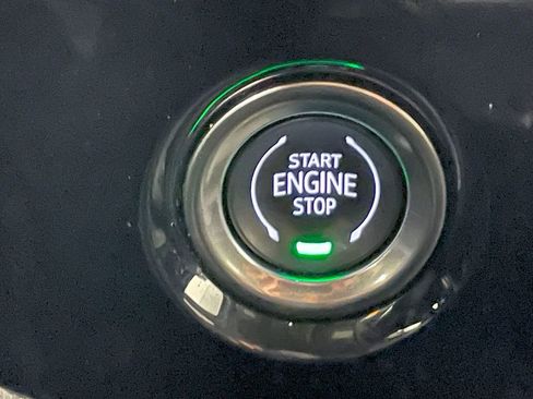 Used 2024 Chevrolet Silverado 1500 LT image 29