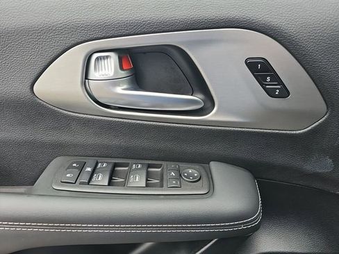 Used 2024 Chrysler Pacifica Limited w/ S Appearance Package AWD/4WD image 23