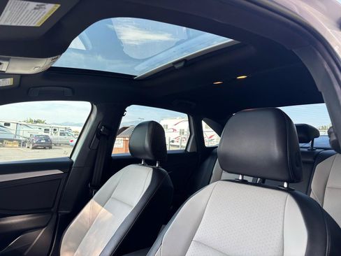 Used 2021 Volkswagen Jetta R-Line FWD image 4