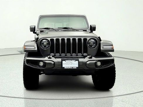 Used 2021 Jeep Gladiator Overland AWD/4WD image 2