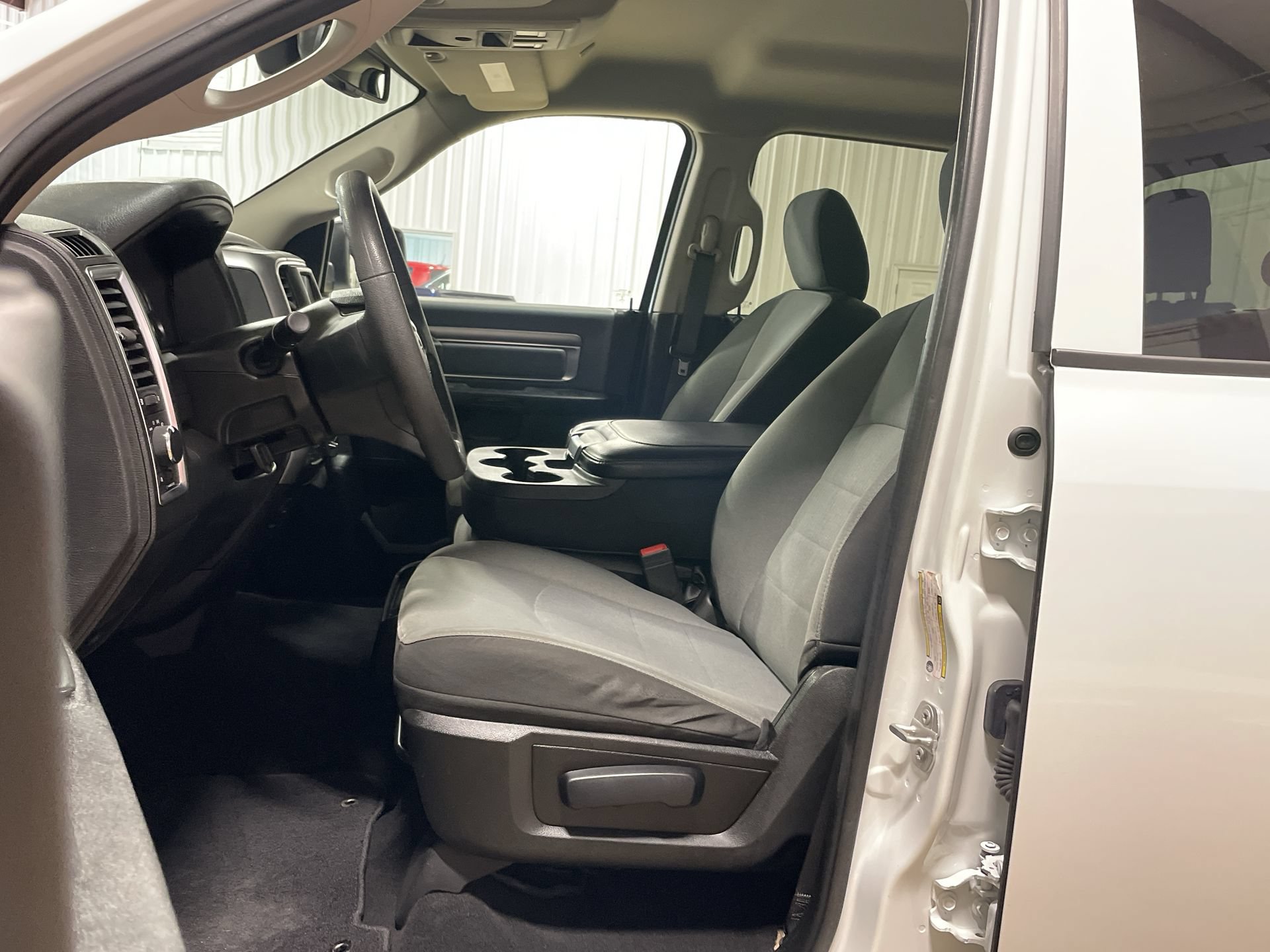 Used 2022 RAM 1500 Classic SLT w/ Electronics Group AWD/4WD image 14