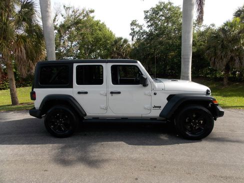 Used 2023 Jeep Wrangler Unlimited Sport AWD/4WD image 11