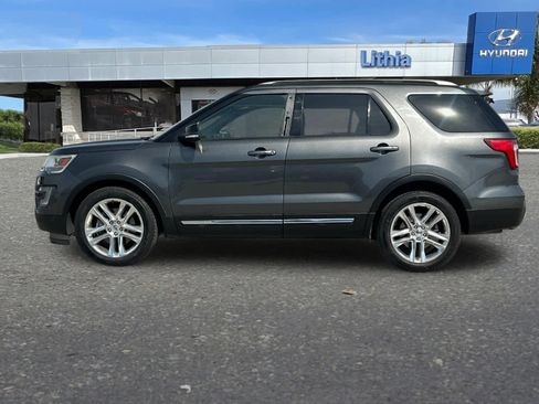Used 2017 Ford Explorer XLT w/ Equipment Group 201A image 6