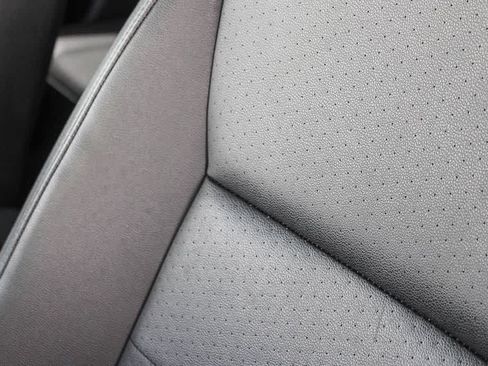 Used 2019 Volkswagen Tiguan SE w/ Panoramic Sunroof Package FWD image 26