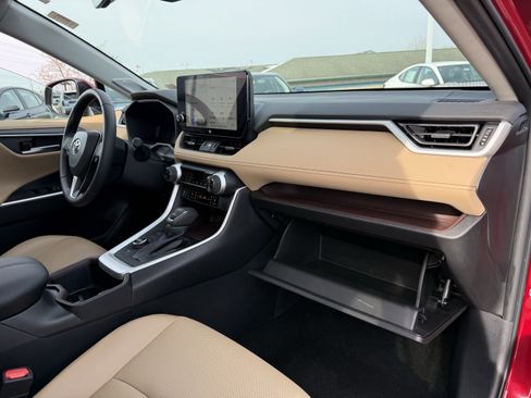 Used 2023 Toyota RAV4 Limited image 13