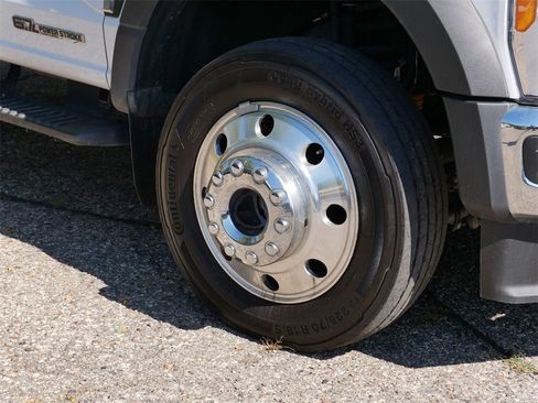 Used 2023 Ford F550 4x4 Crew Cab Super Duty w/ XLT Value Package image 3