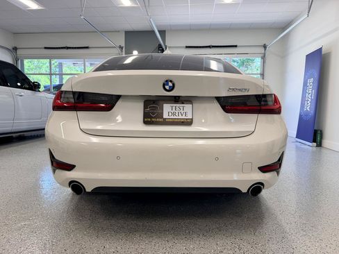 Used 2022 BMW 330i Sedan w/ Convenience Package RWD image 5