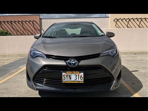 Used 2017 Toyota Corolla LE FWD image 2