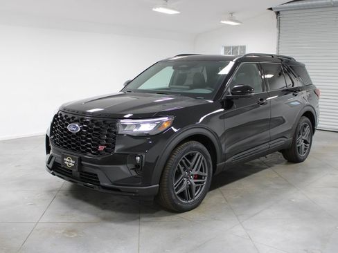 New 2026 Ford Explorer ST w/ Sun And Sound Package image 3