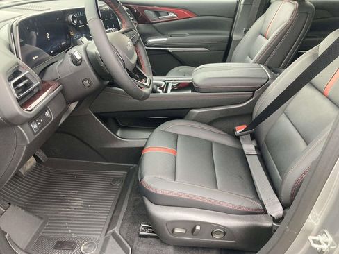 New 2026 Chevrolet Traverse RS w/ LPO, Floor Liner Package image 17