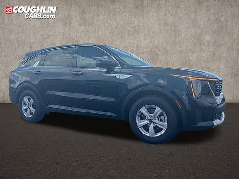 New 2025 Kia Sorento LX image 2