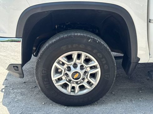 Used 2024 Chevrolet Silverado 2500 LT AWD/4WD image 21