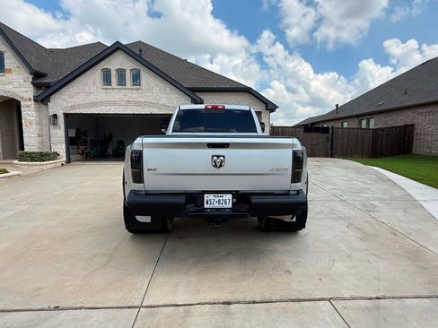 Used 2016 RAM 3500 SLT AWD/4WD image 3
