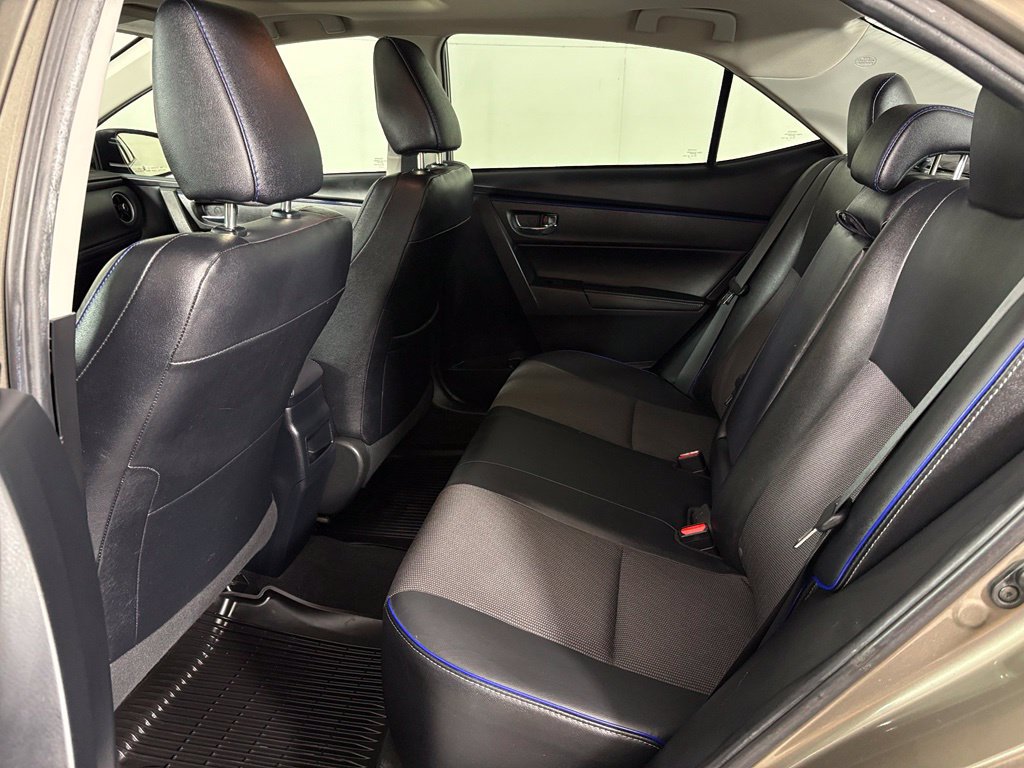 Used 2018 Toyota Corolla SE w/ SE Premium Package FWD image 34
